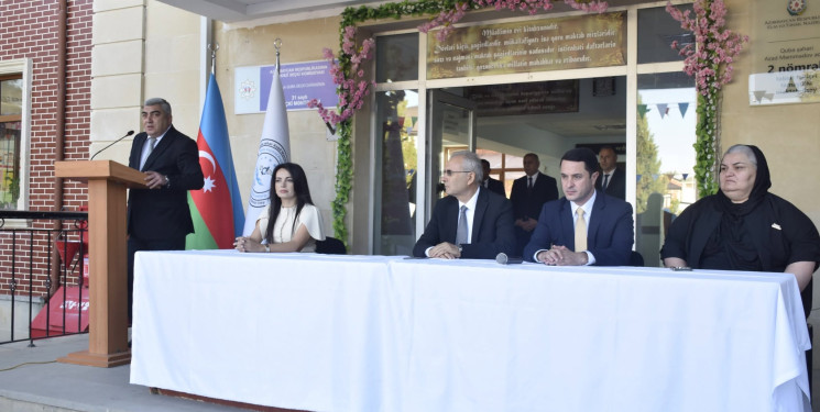 Quba şəhər 2 nömrəli təbiət fənləri təmayüllü məktəb-liseydə Bilik Günü qeyd olunub.